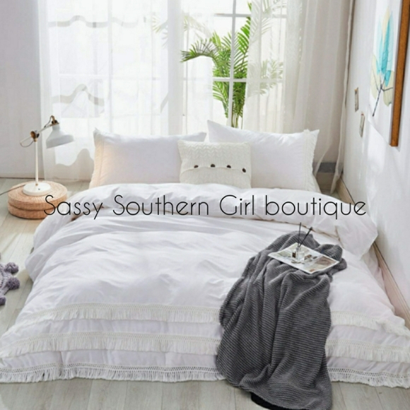 ⭐🆕Boho White luxurious tassle duvet cover set - Picture 3 of 8